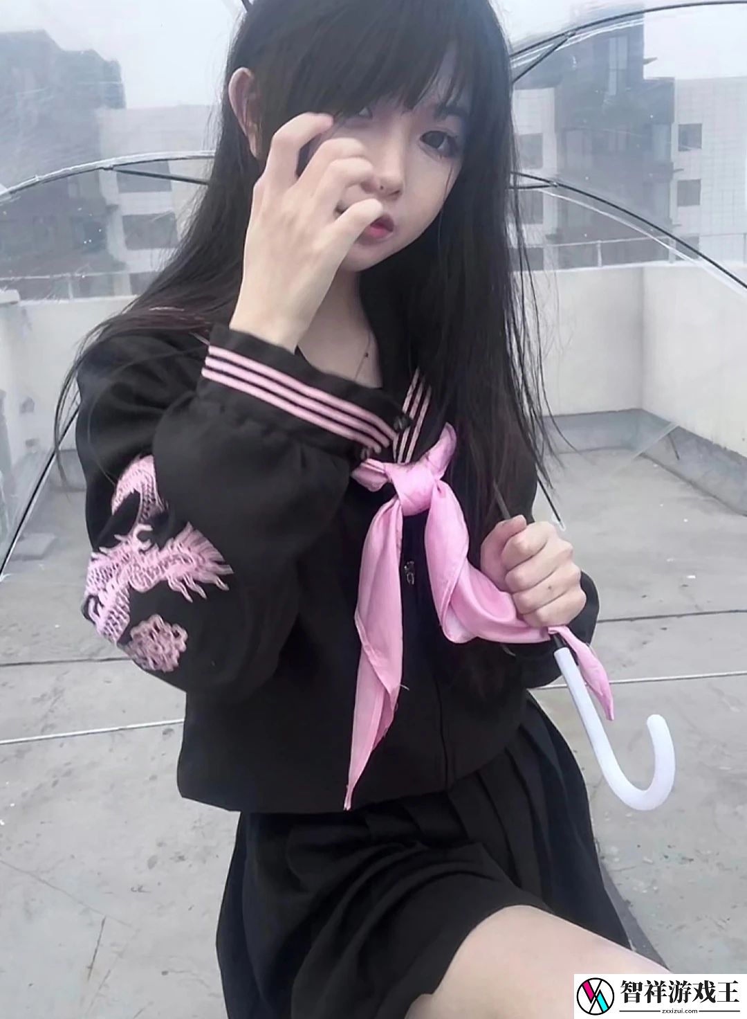 靠独闯哥布林洞穴出圈的颜值女主播