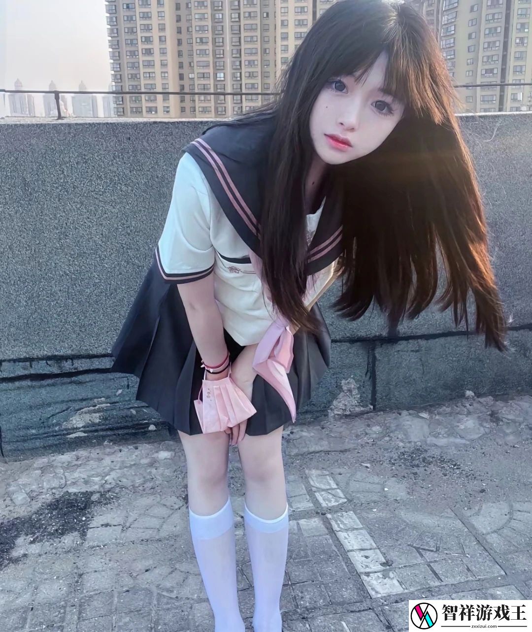 靠独闯哥布林洞穴出圈的颜值女主播