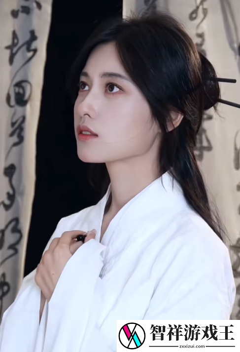 靠独闯哥布林洞穴出圈的颜值女主播